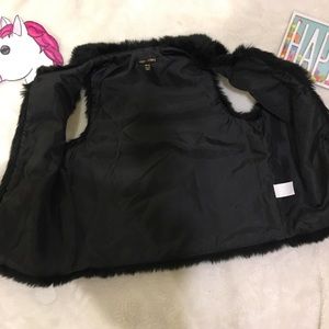 Kids black furry vest